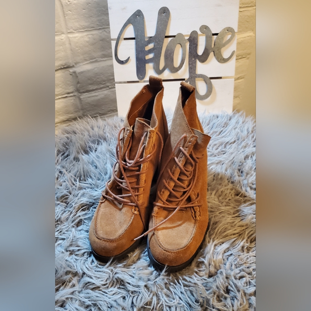 Super Cutie Sam Edelman suede circus botties